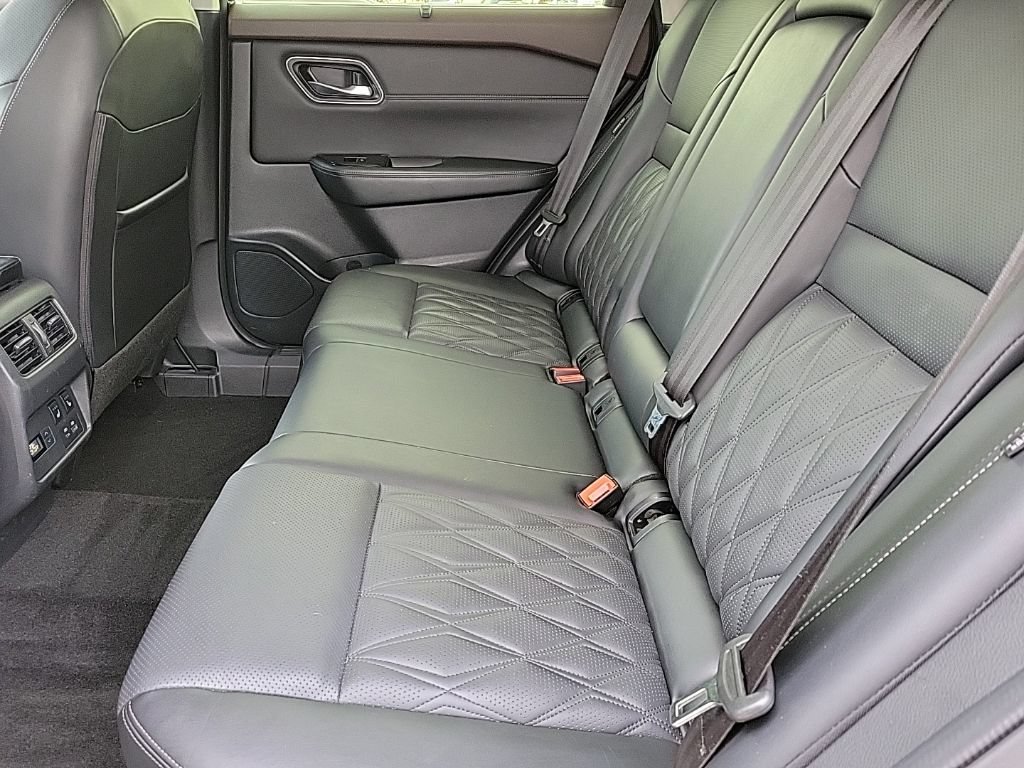 Used 2023 Nissan Rogue Platinum w/ Platinum Premium Package AWD/4WD image 15