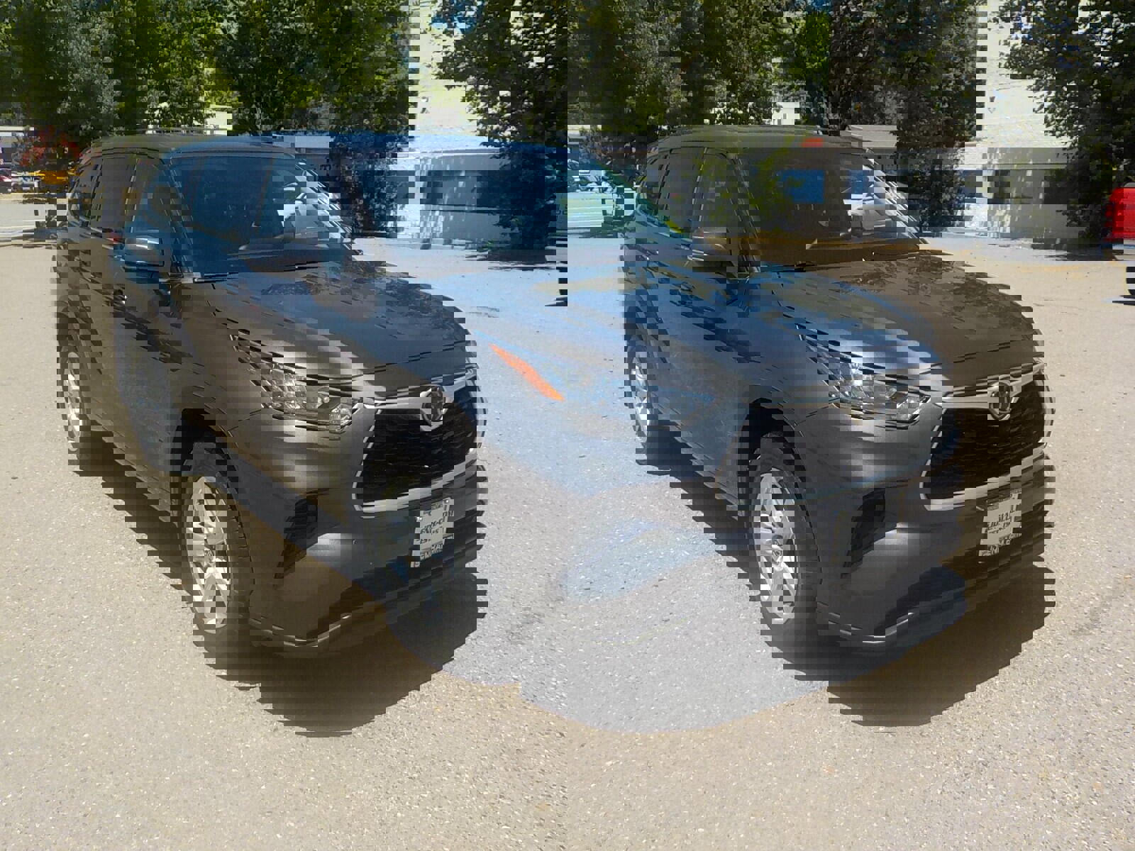 Used 2020 Toyota Highlander L image 4