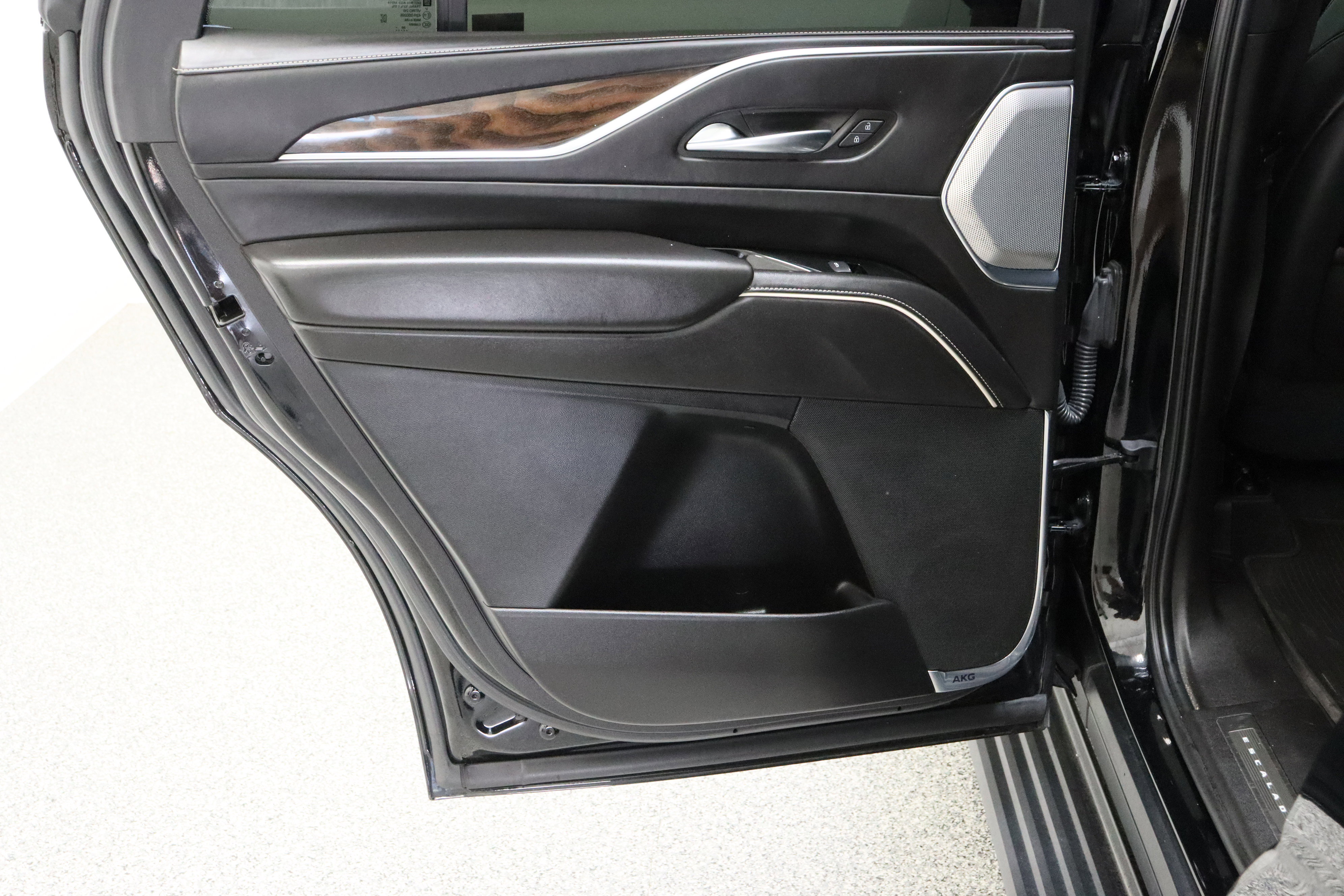 Used 2021 Cadillac Escalade Sport Platinum w/ Heavy-Duty Trailer Package image 34