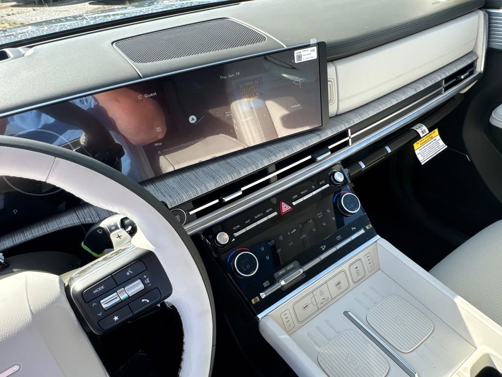 New 2025 Hyundai Santa Fe Calligraphy image 17