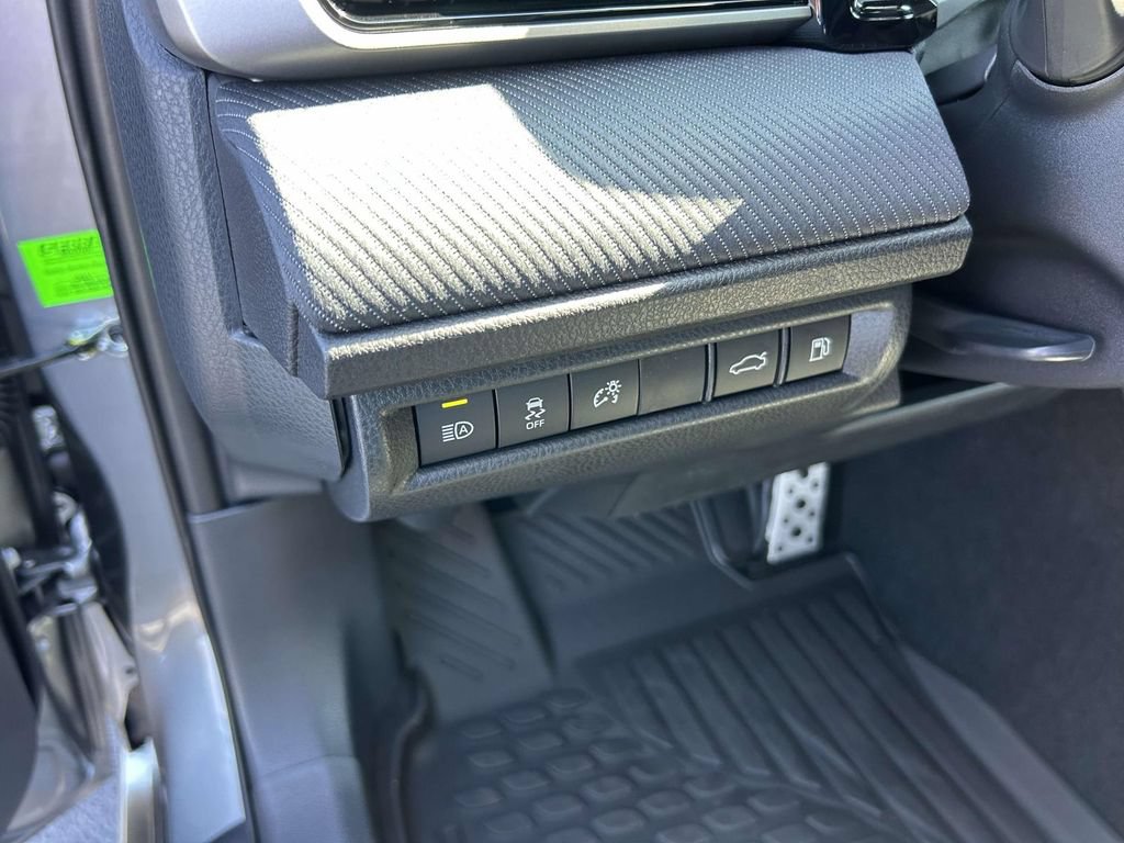 New 2026 Toyota Camry Hybrid FWD image 17