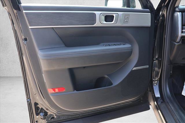 Certified 2026 Hyundai Santa Fe Limited AWD/4WD image 12