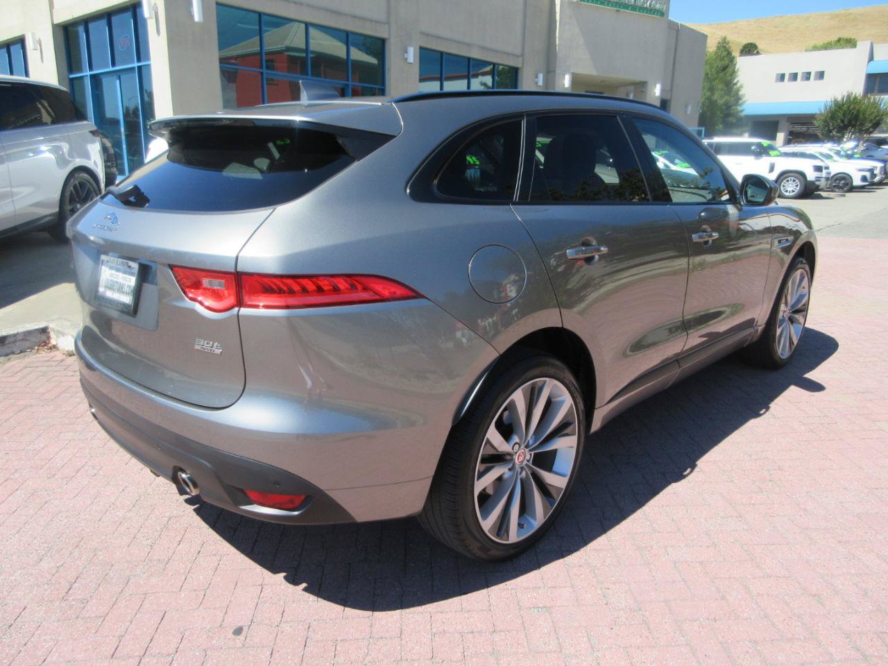 Used 2019 Jaguar F-PACE R-Sport AWD/4WD image 2