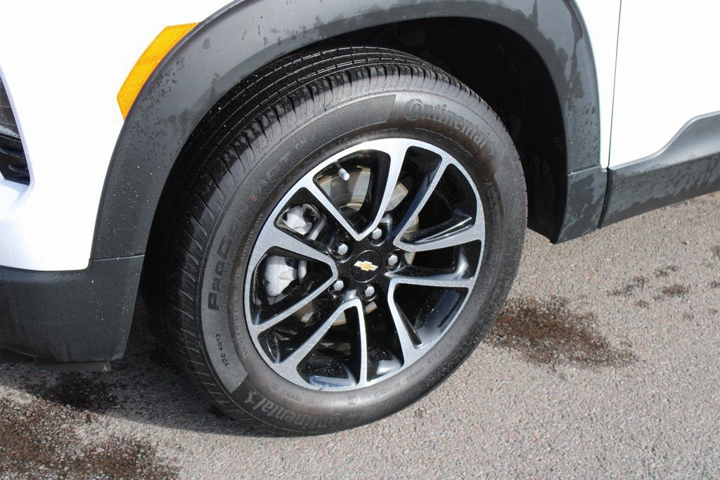 Used 2025 Chevrolet TrailBlazer LT image 12