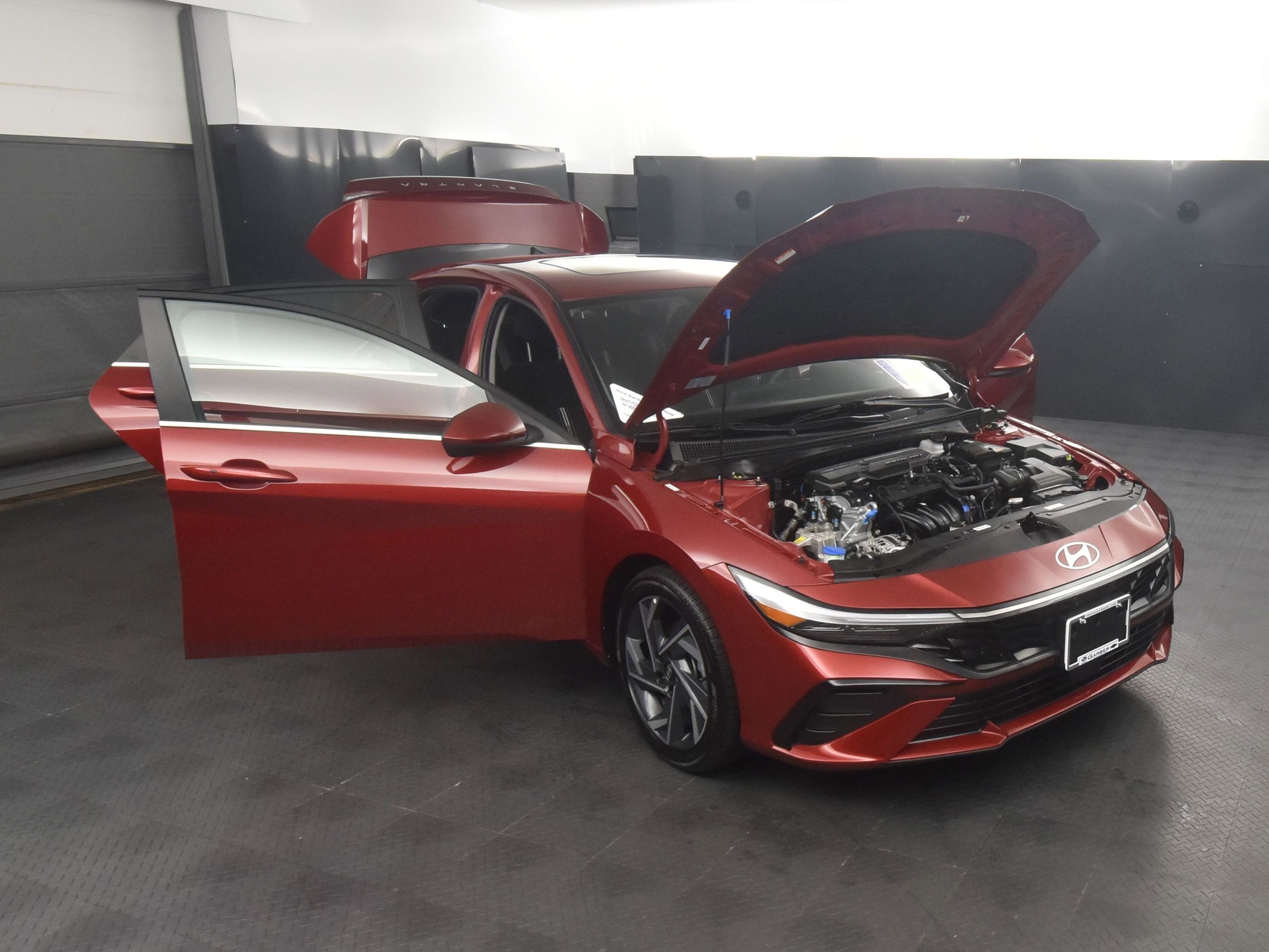 Used 2025 Hyundai Elantra SEL image 56