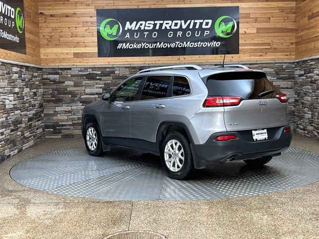 Used 2017 Jeep Cherokee Latitude w/ Cold Weather Group AWD/4WD image 9