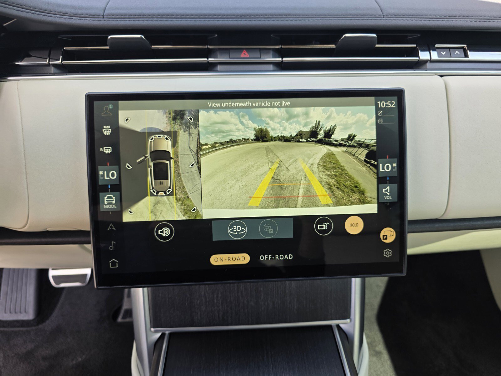 Certified 2024 Land Rover Range Rover SE image 21