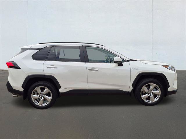 Used 2020 Toyota RAV4 Limited AWD/4WD image 4