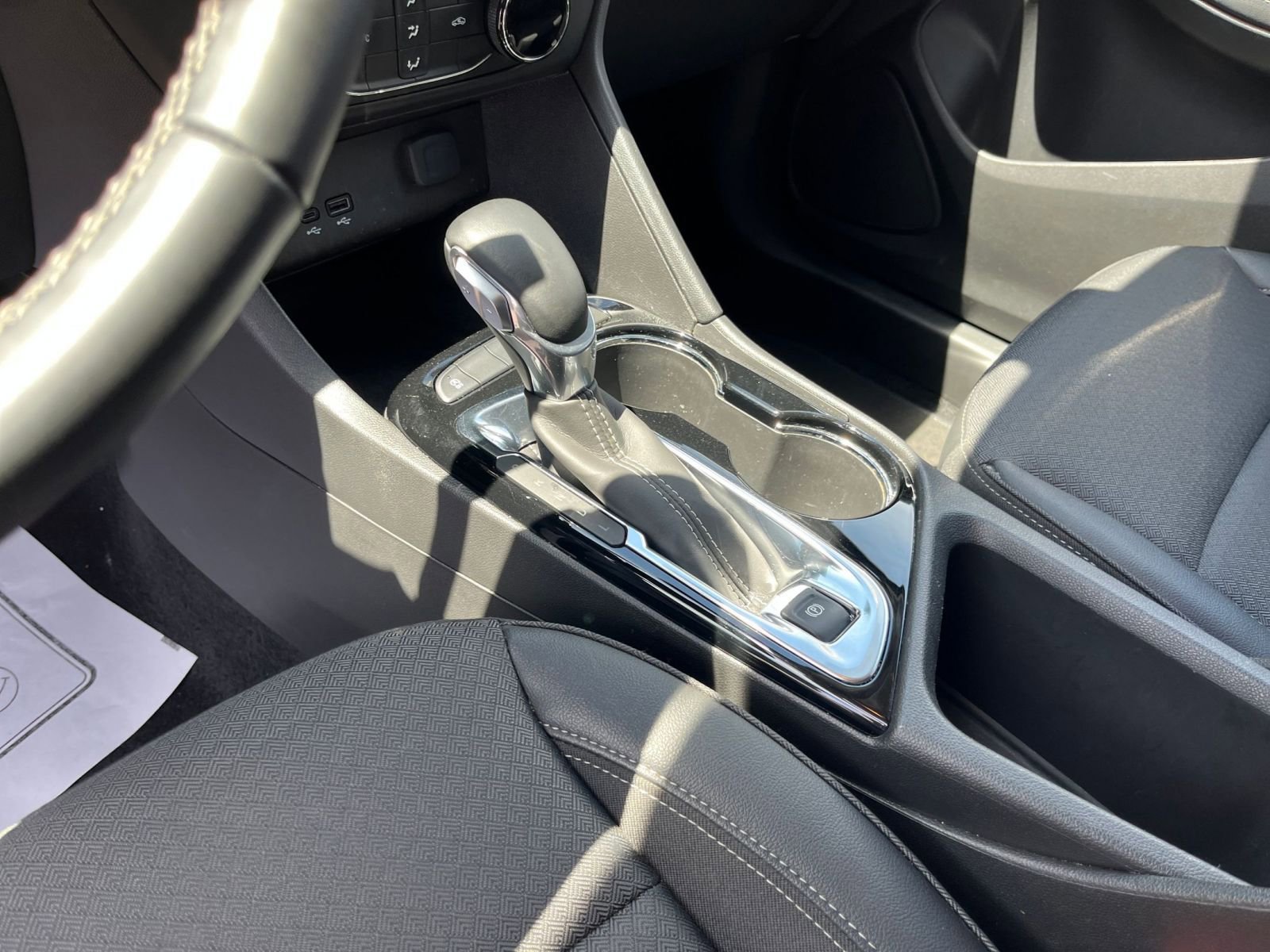 Used 2025 Buick Encore GX Preferred image 40