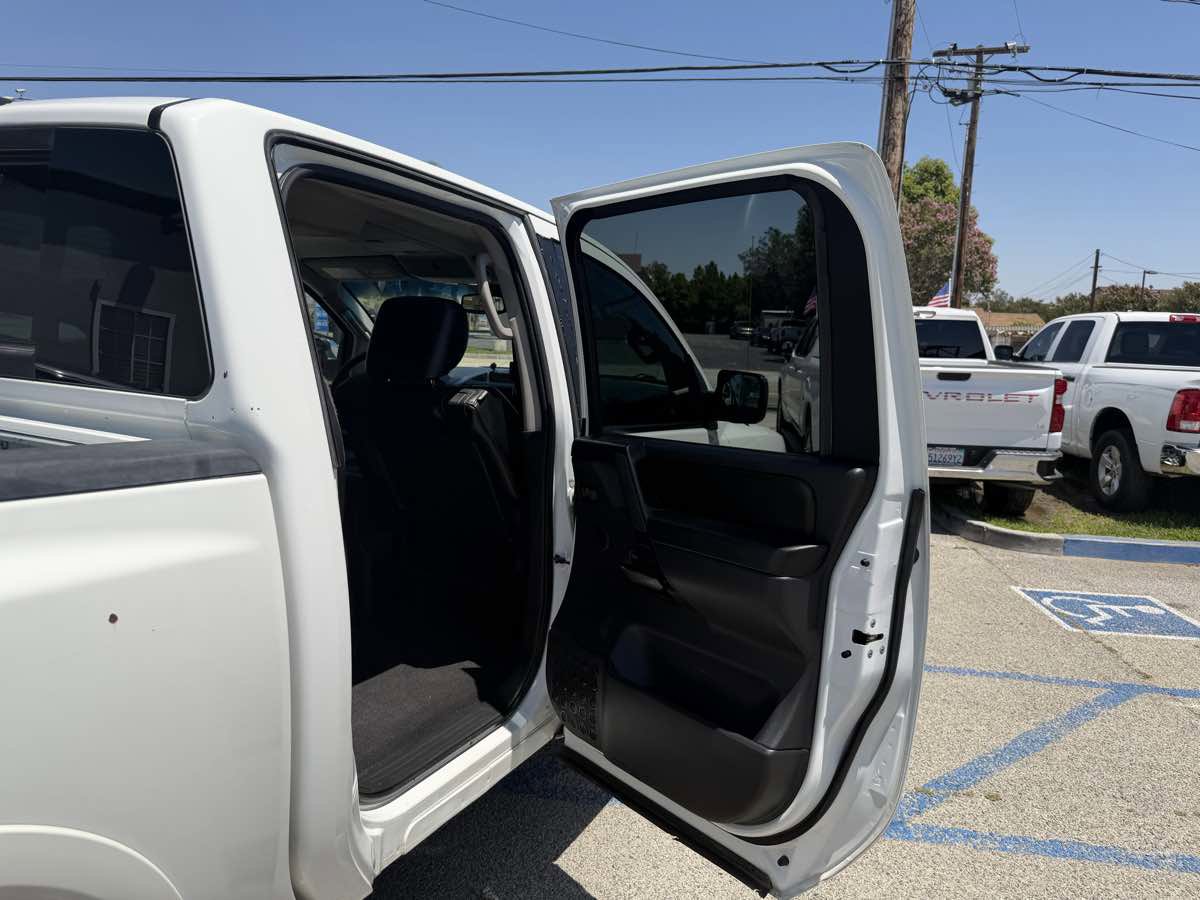 Used 2012 Nissan Titan SL RWD image 36