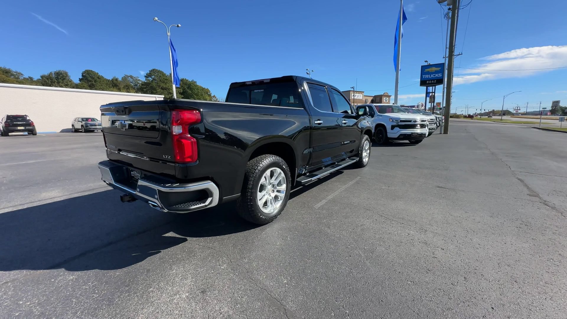 Certified 2025 Chevrolet Silverado 1500 LTZ AWD/4WD image 8