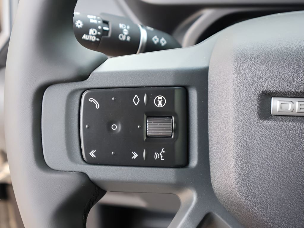 New 2026 Land Rover Defender 110 X-Dynamic SE image 30