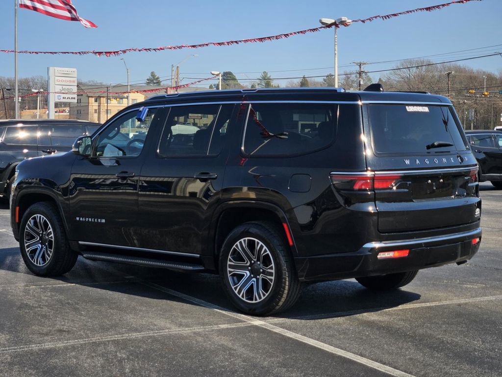 Used 2024 Jeep Wagoneer Series II w/ Flexible Seating Group image 4