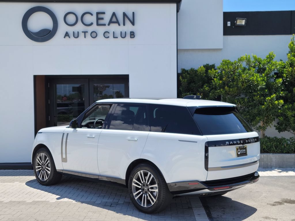 Used 2024 Land Rover Range Rover SE AWD/4WD image 4