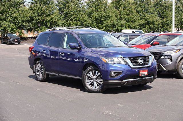Used 2017 Nissan Pathfinder SL w/ SL Premium Package AWD/4WD image 2