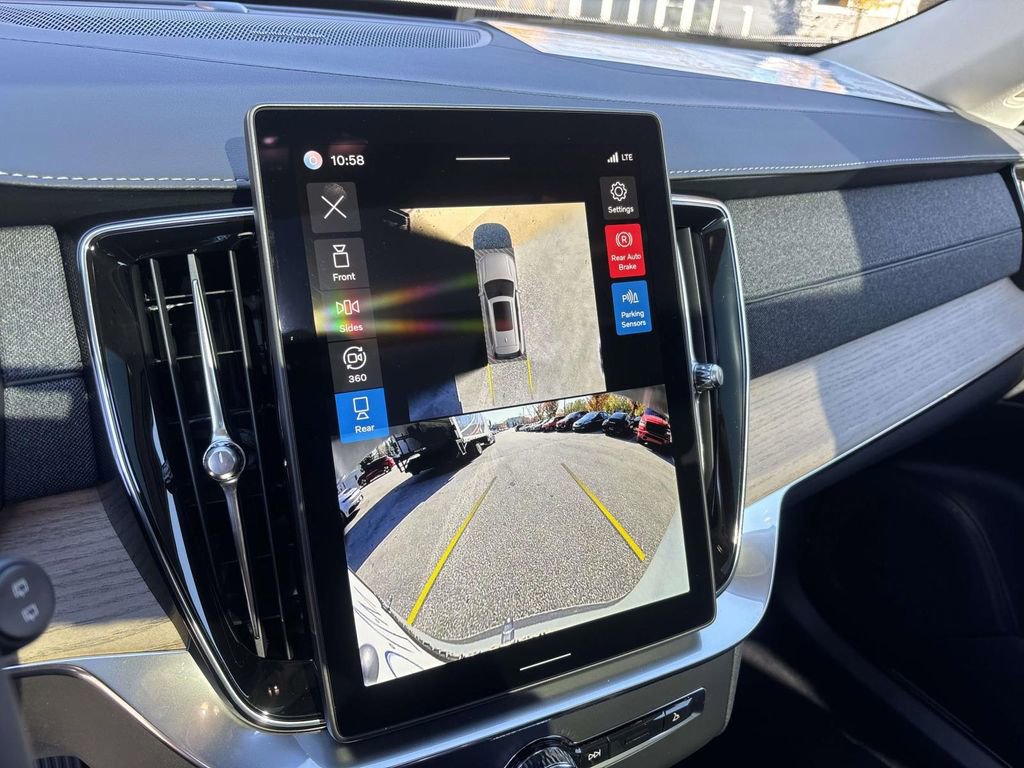 New 2026 Volvo XC90 B6 Plus w/ Protection Package Premier image 21