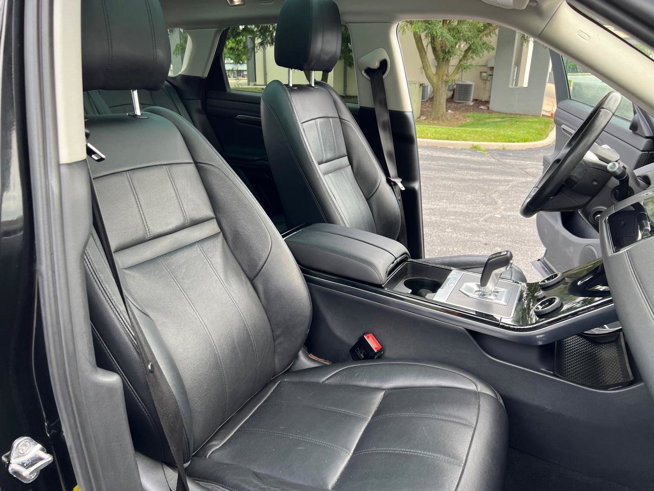 Used 2020 Land Rover Range Rover Evoque SE AWD/4WD image 33