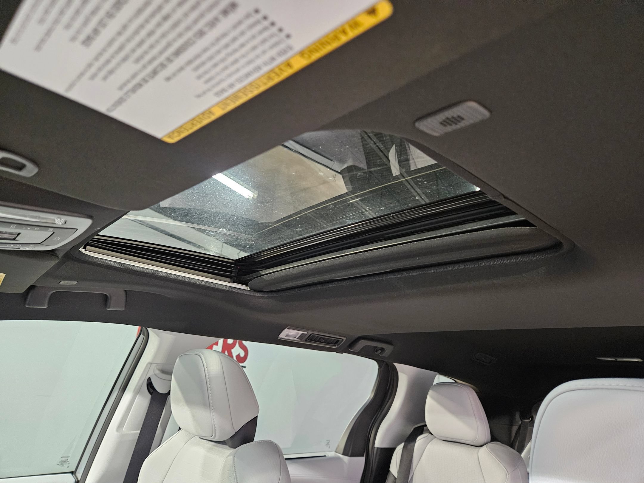 Certified 2025 Toyota Sienna XSE FWD image 25