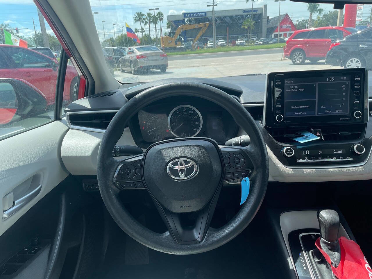 Used 2021 Toyota Corolla LE image 4