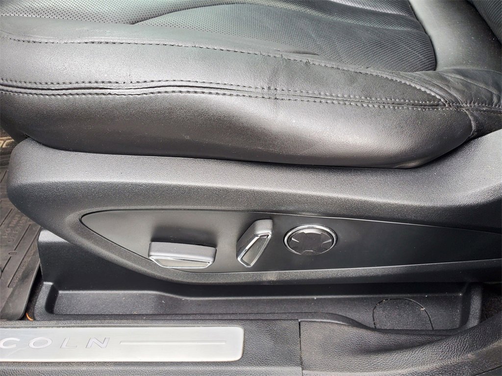 Used 2019 Lincoln MKC Reserve w/ MKC Climate Package image 8