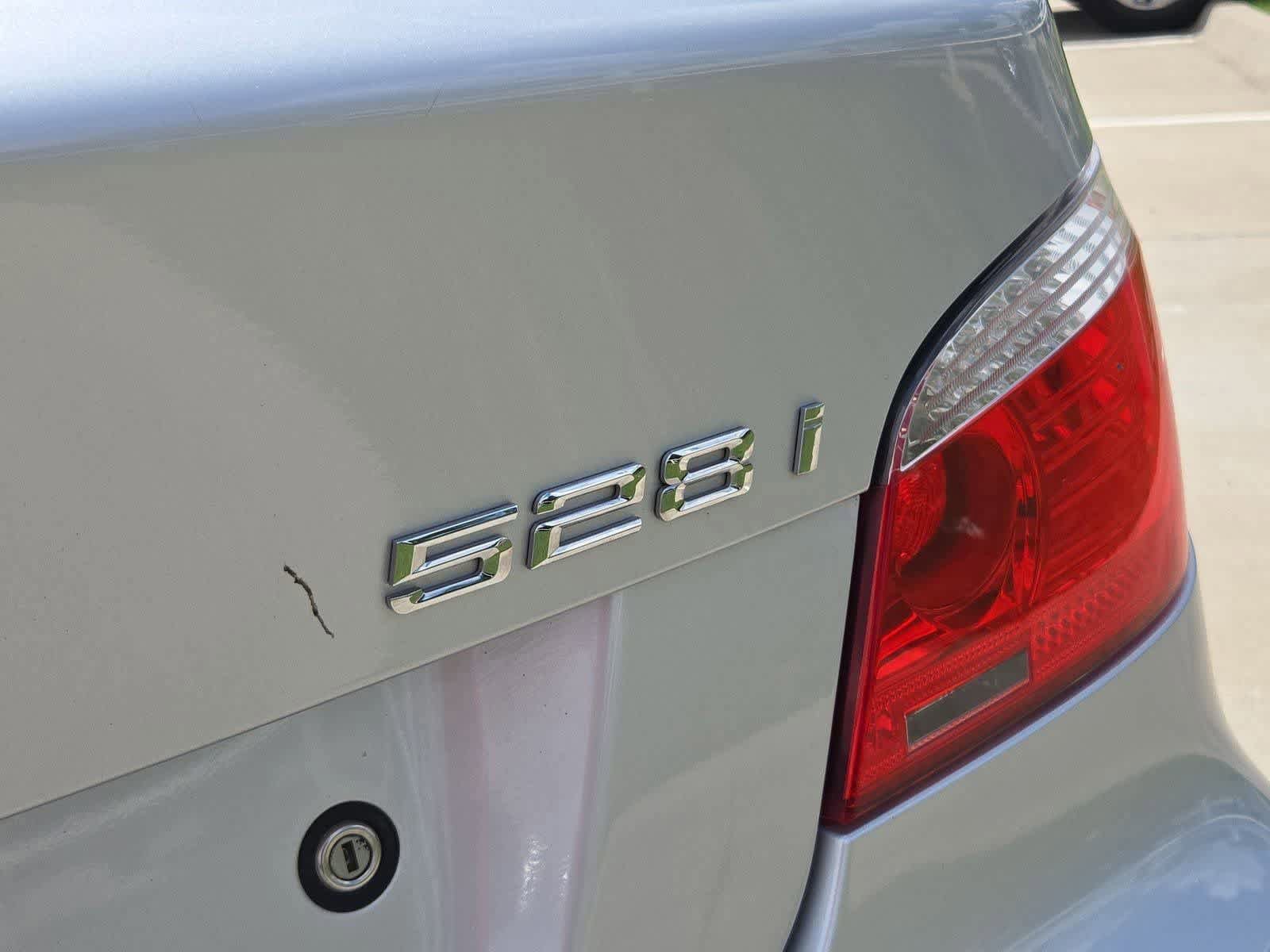 Used 2009 BMW 528i Sedan RWD image 11