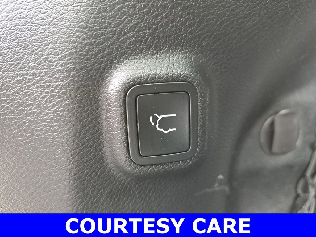 Used 2020 Jeep Cherokee Limited AWD/4WD image 14