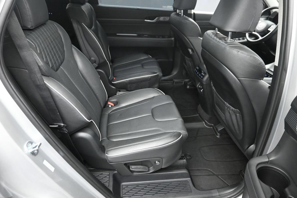 Used 2023 Hyundai Palisade Limited w/ Cargo Package AWD/4WD image 10