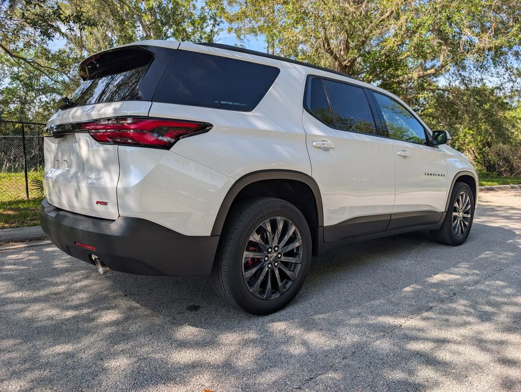 Used 2022 Chevrolet Traverse RS image 9