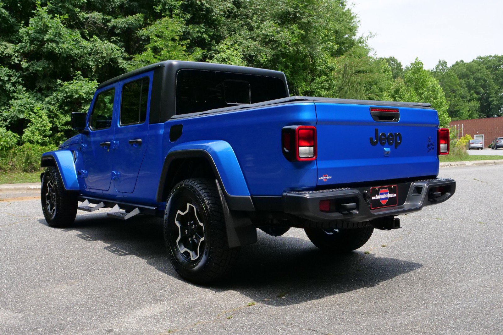 Used 2021 Jeep Gladiator Sport AWD/4WD image 16