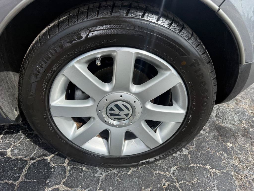 Used 2008 Volkswagen Rabbit S FWD image 25