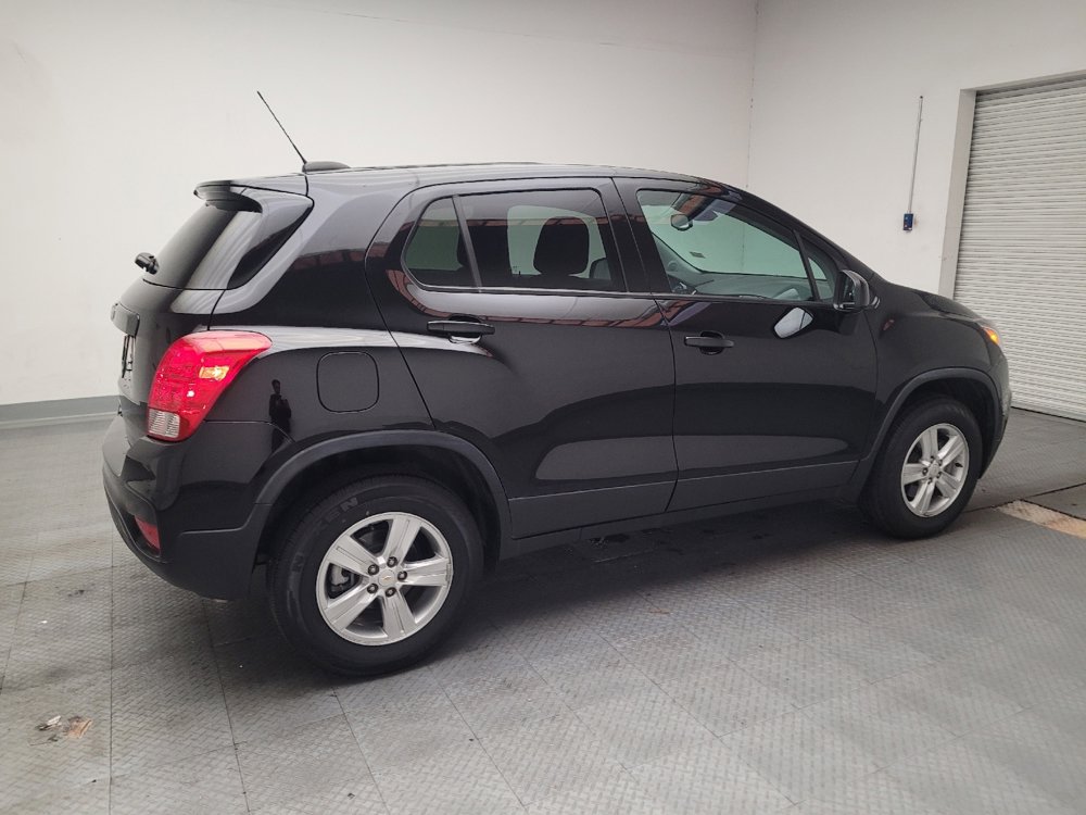 Used 2022 Chevrolet Trax LS w/ Tint and Cruise Package AWD/4WD image 10
