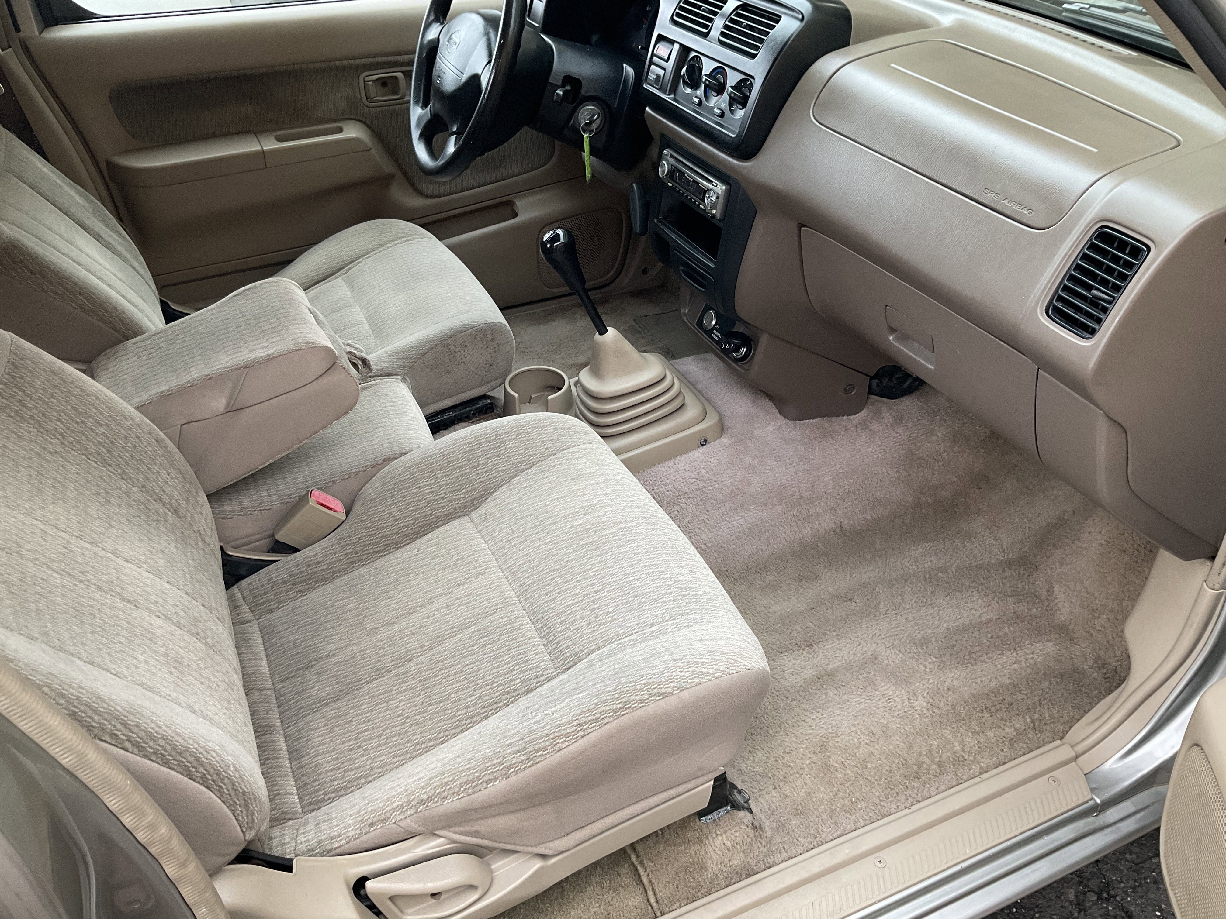 Used 2000 Nissan Frontier XE image 19