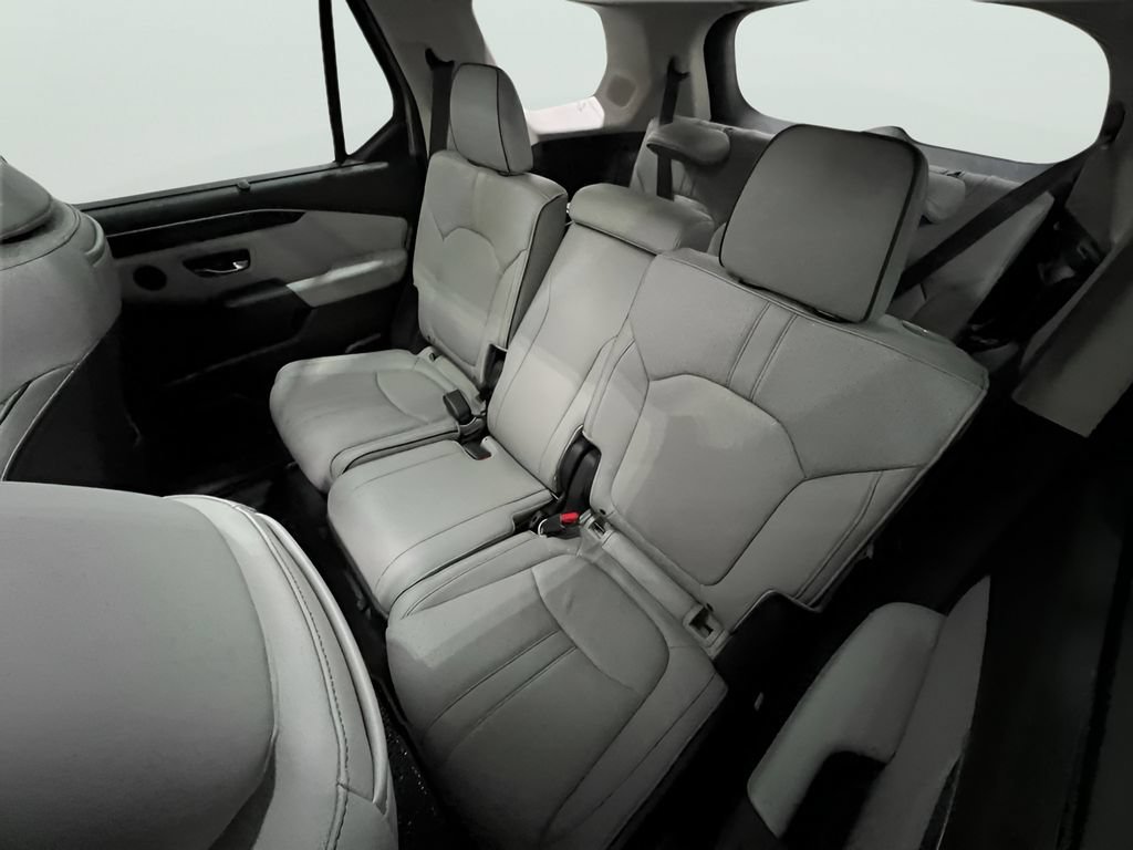 Used 2025 Honda Pilot Elite image 42