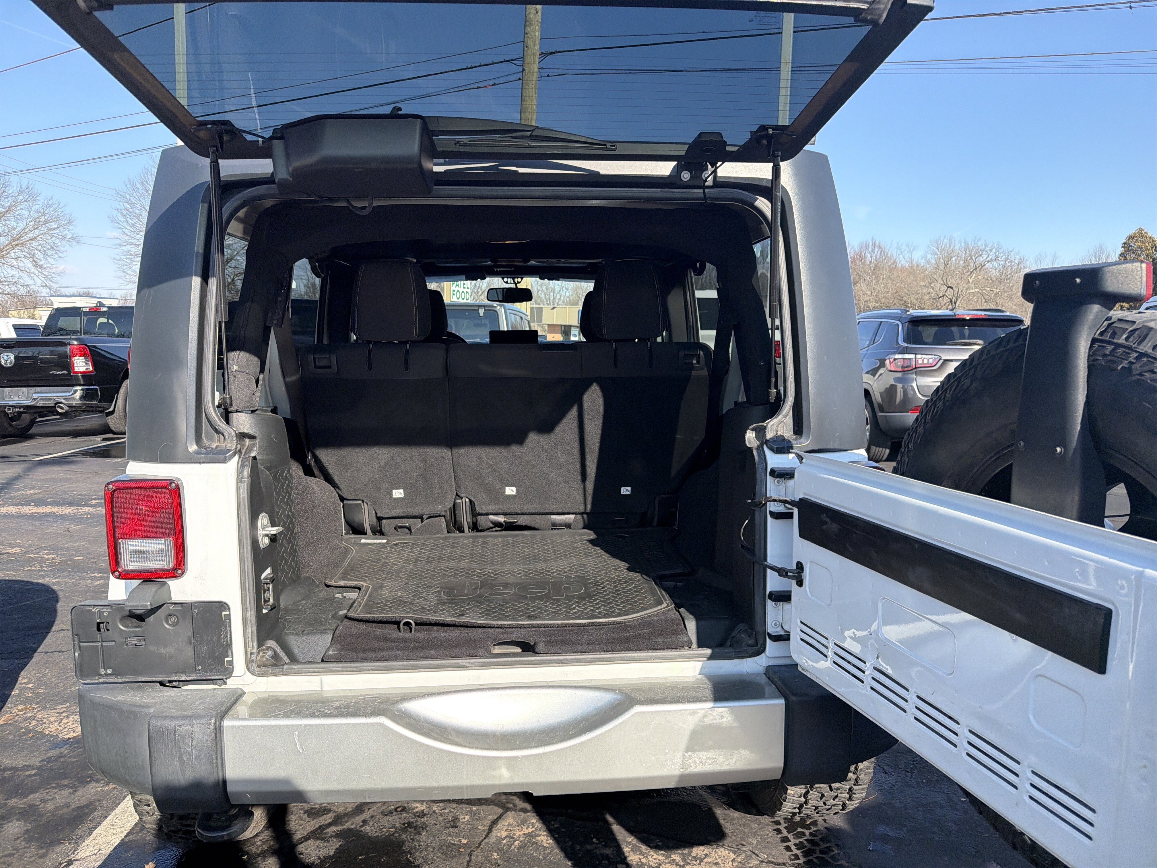 Certified 2018 Jeep Wrangler Unlimited Sahara w/ Connectivity Group image 9