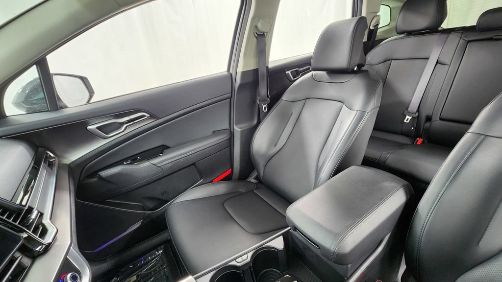 Used 2024 Kia Sportage EX AWD/4WD image 13