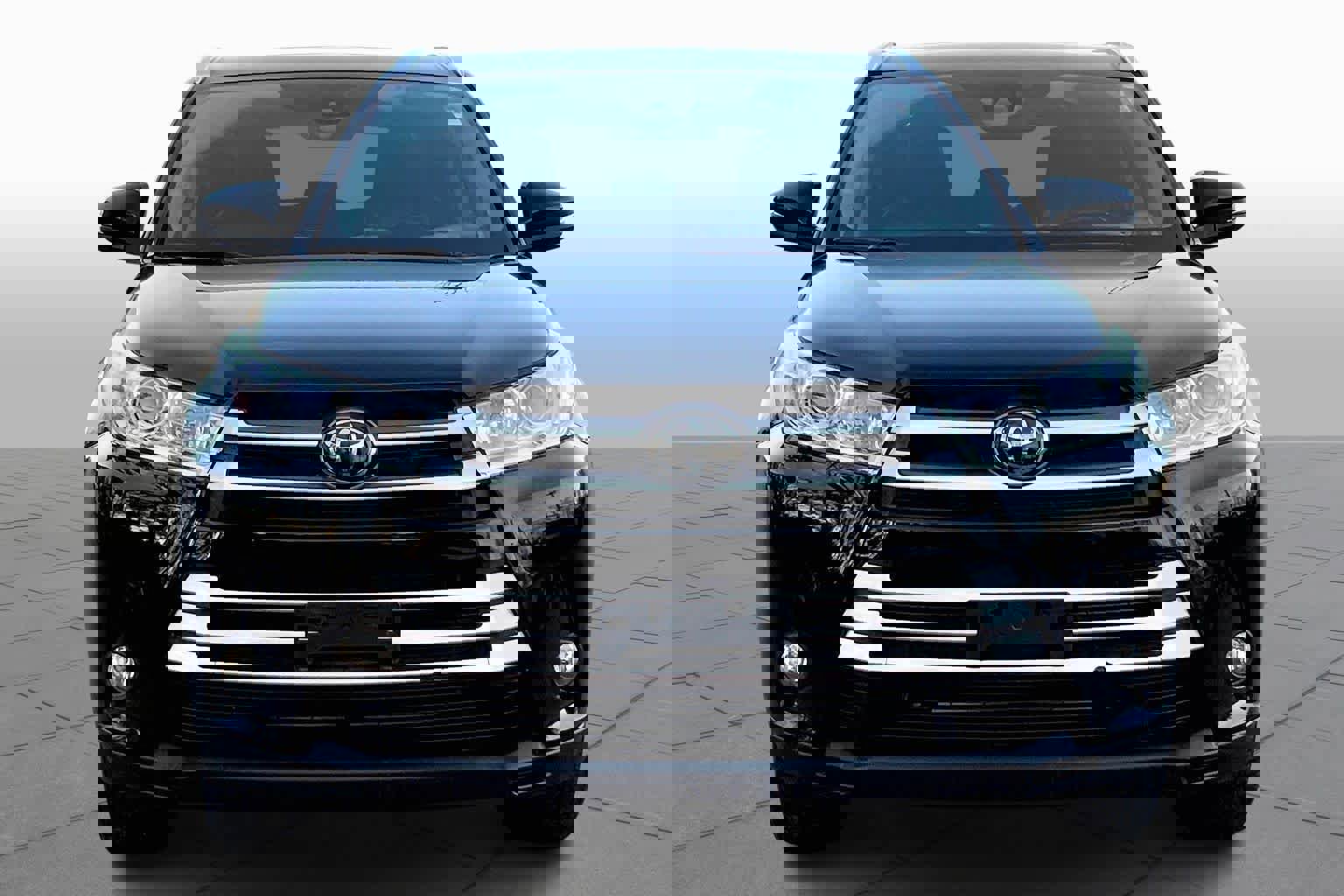 Used 2018 Toyota Highlander XLE image 4