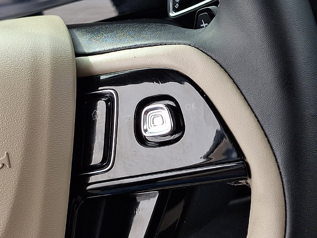 Used 2025 Lincoln Corsair FWD image 22