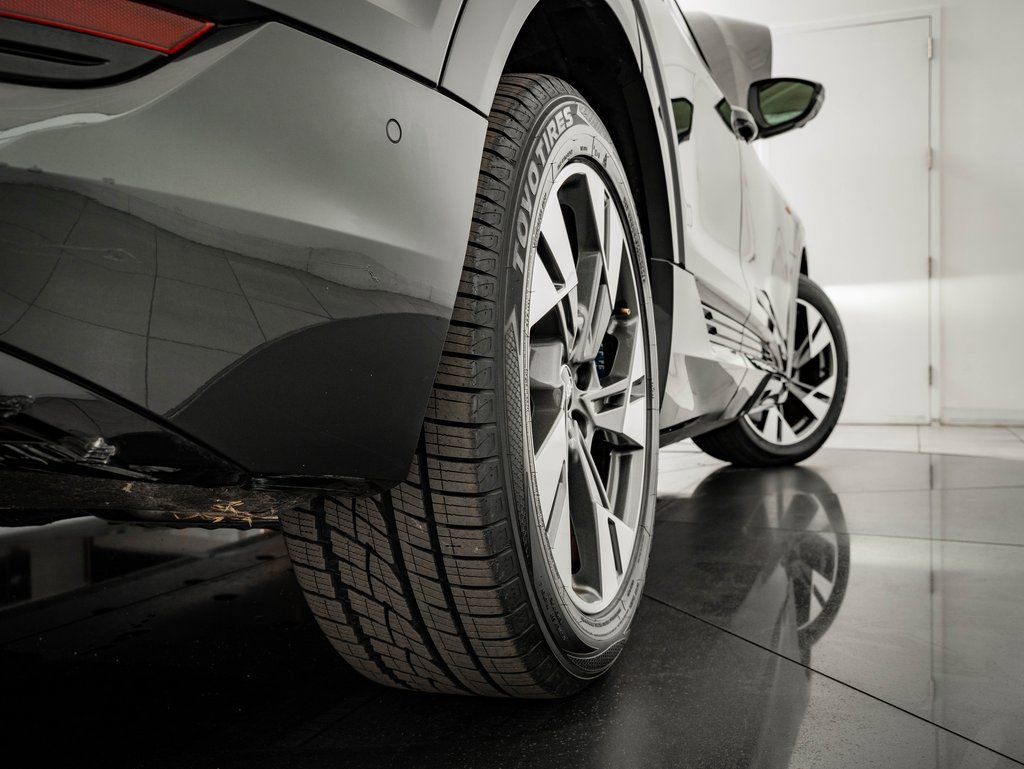 Used 2021 Audi e-tron Premium w/ Convenience Plus Package AWD/4WD image 50