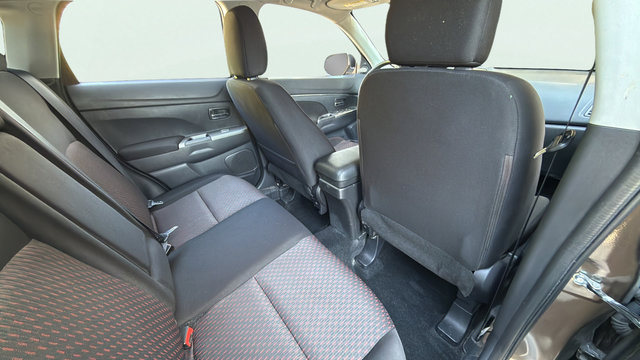 Used 2019 Mitsubishi Outlander Sport SE FWD image 29