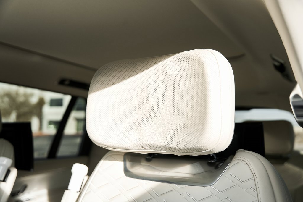 Used 2024 Land Rover Range Rover SV image 47