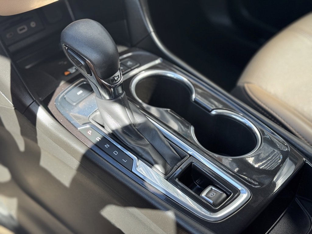 Used 2022 Chevrolet Equinox Premier image 16