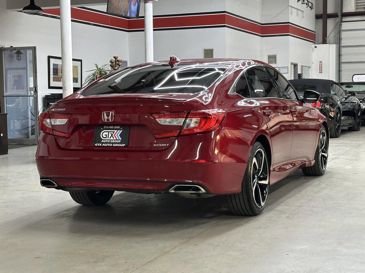 Used 2018 Honda Accord Sport image 2