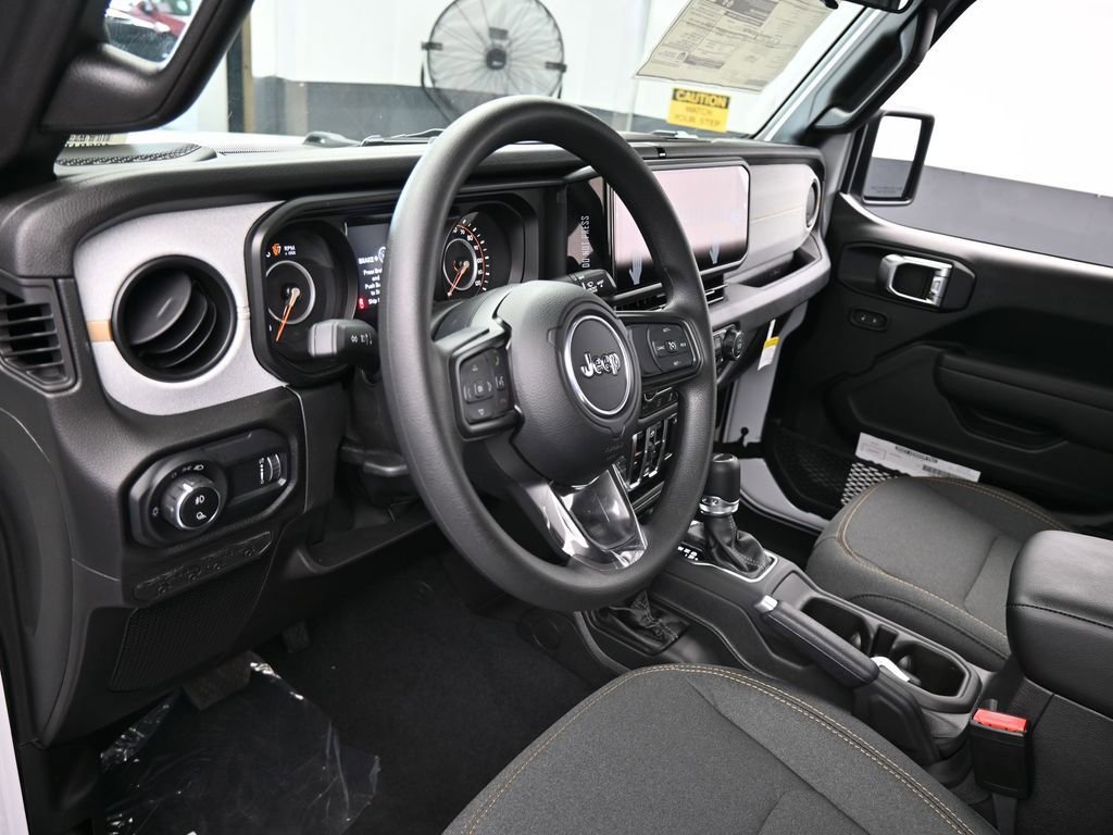 Used 2025 Jeep Gladiator Sport image 10