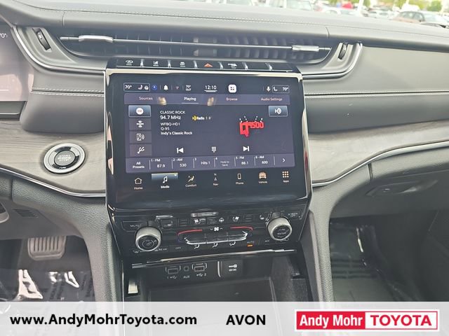 Used 2021 Jeep Grand Cherokee L Overland w/ Luxury Tech Group IV AWD/4WD image 19