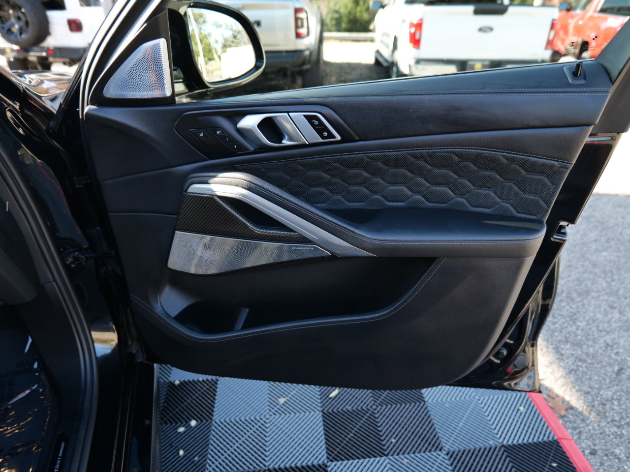 Used 2023 BMW X6 M Competition w/ Competition Package image 34