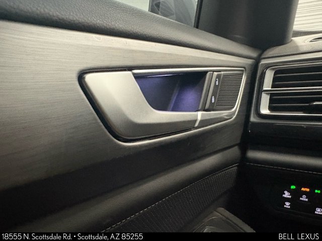 Used 2024 Volkswagen Atlas Cross Sport SE FWD image 18