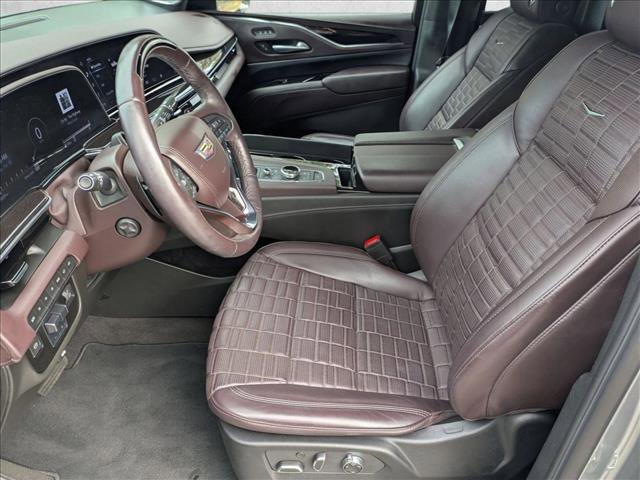 Used 2023 Cadillac Escalade Sport Platinum w/ Heavy-Duty Trailer Package image 16