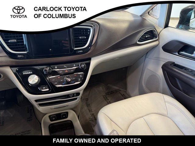 Used 2017 Chrysler Pacifica Touring-L image 21