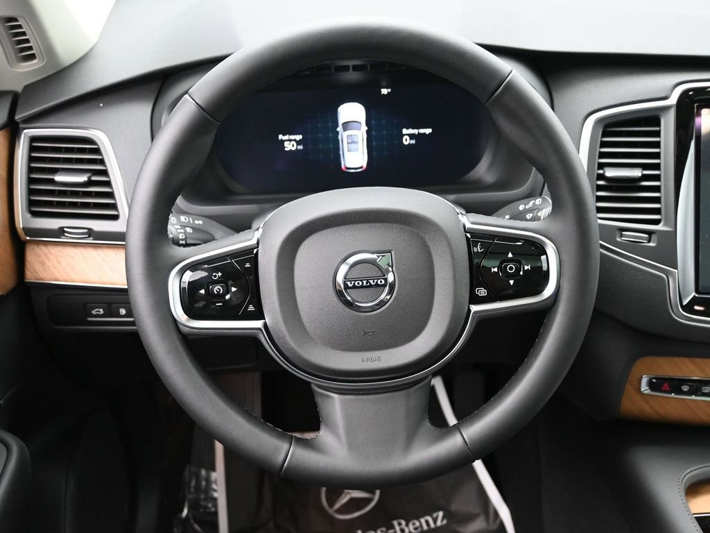 New 2025 Volvo XC90 T8 Core w/ Protection Package Premier AWD/4WD image 17
