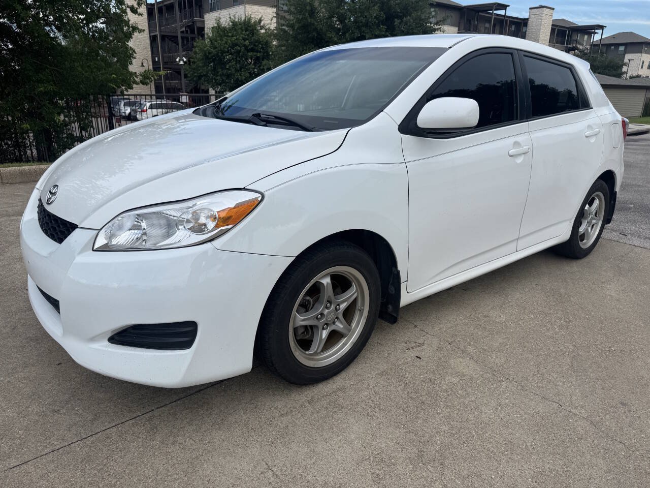 Used 2009 Toyota Matrix FWD image 1